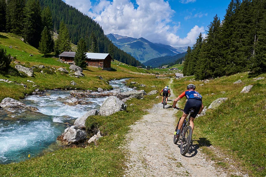 Mehrtägiges Etappenrennen für Zweierteams in den Schweizer Alpen (Bild: Marius Holler)