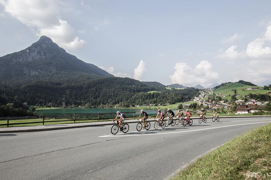 Die Teilnehmer haben die Wahl zwischen Radmarathonstrecke oder Genussrunde (Bild: Sportalpen)