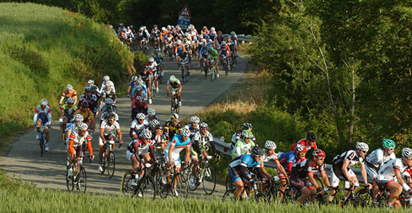 Die Teilnehmer können zwischen der 200 km und 130 km Strecke wählen (Foto: GF Nove Colli)