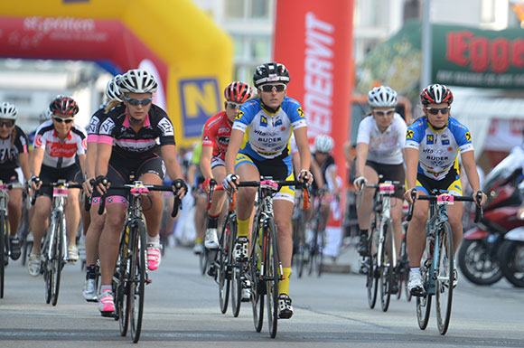 Start zum Ladies Race inmitten der Kulisse des St. Pöltner Regierungsviertels