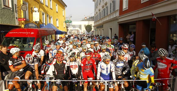 Start zur traditionellen Strecke durch das Salzburger Land (Foto: www.marathon-photos.com)