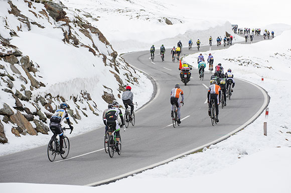 In 7 Tagesetappen geht es in Zweier-Teams über die Alpen (Foto: Tour Transalp / Uwe Geissler)