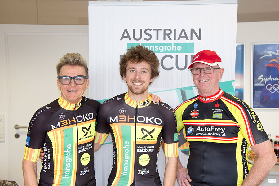 Harry Pancis, Philipp Öttl (beide Bike Friends Salzburg) und Heinz Reiter (Präsident Land-Leben Radteam ARBÖ Salzburg)